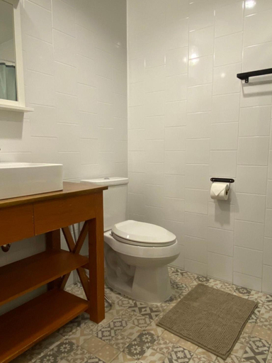 Bathroom 3, Grasshopper Bed and Cafe, Pak Kret