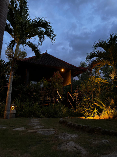 Exterior 15