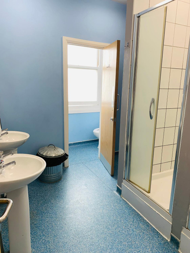 Bathroom 2, BunkHouse, Cardiff