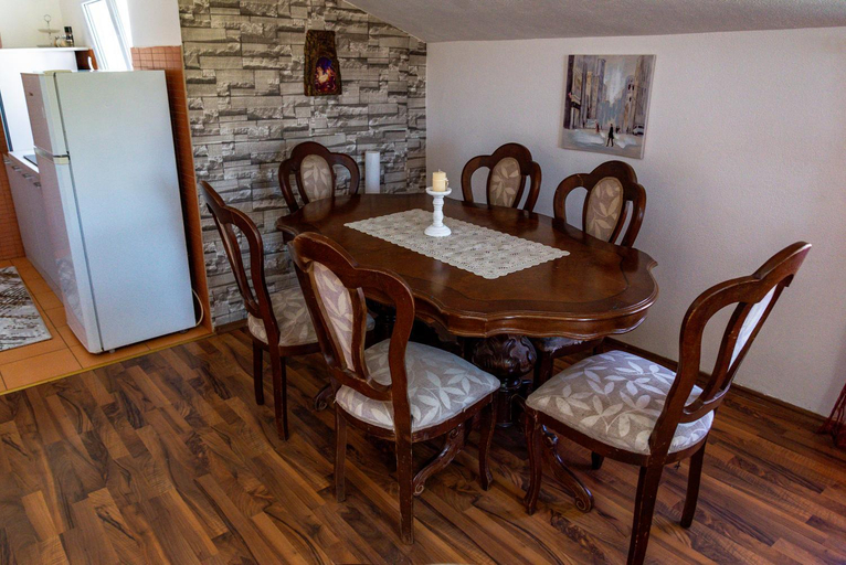 Others 3, Vila Apartmani Astoria