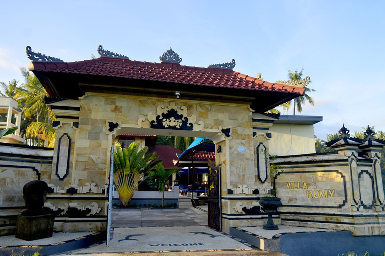 Exterior 3