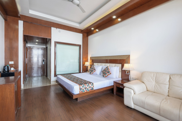 Bedroom 2, The Solitaire Resort by Lawrence Hotels, Dehradun