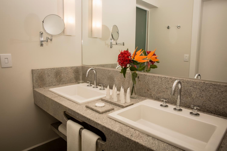 Bathroom 5, Jardins de Jurema Convention & Termas Resort, Iretama