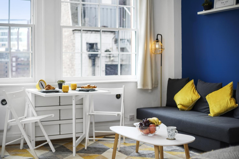 5, Studio Apartment by Homely Stays, London