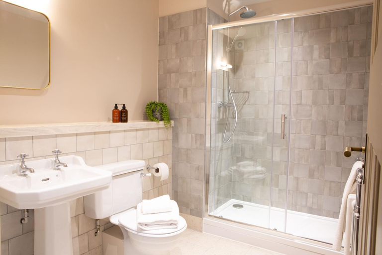 Bathroom 3, The Tempest Arms, North Yorkshire