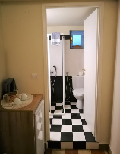 Bathroom 4, Apollon Hotel, Crete