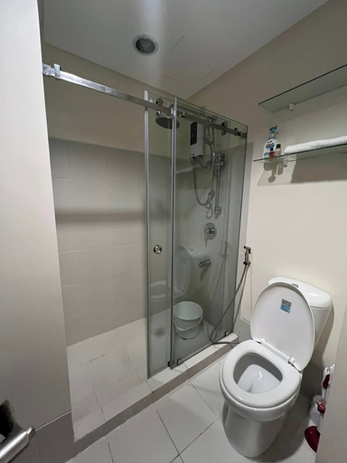 Bathroom 3, Chelsea Tower 3, Muntinlupa