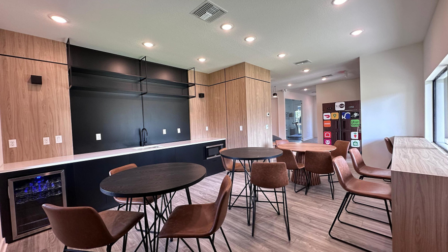 Food & Drinks 5, 8761 ZD - 3 BD The Hub Paradise Cozy Place, Osceola
