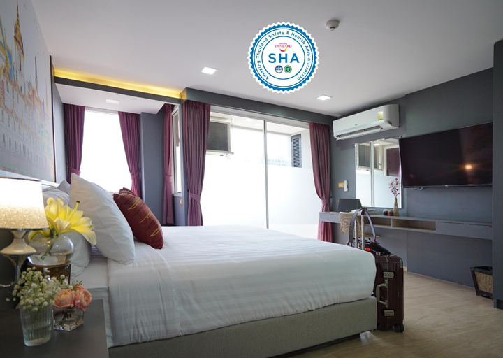 Bedroom 2, The Qube Fifty Hotel, Khlong Toey