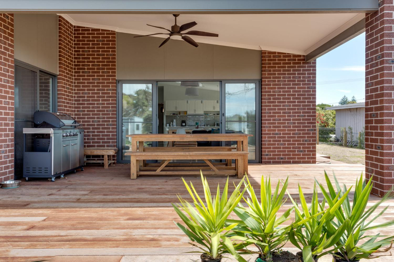 Others 4, Diamond Bay Beach House newly built brilliant spot, Melbourne