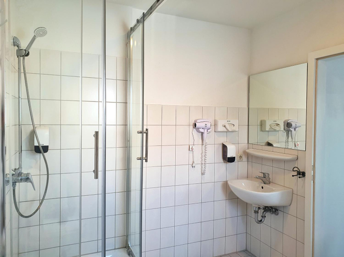 Bathroom 15