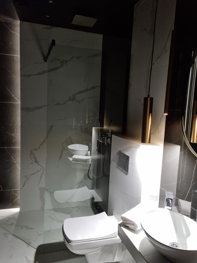 Bathroom 2, Lake Park, Oświęcim