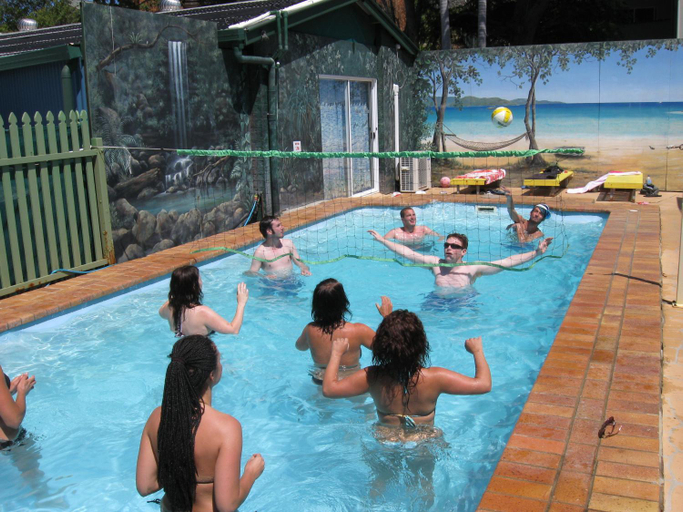 Sport & Beauty 5, Aussitel Backpackers, Coffs Harbour - Pt A