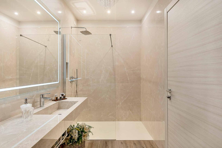 Others 5, LUXURY DREAMS, La Spezia