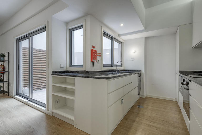 Others 4, Travel and Live Apartments, Porto