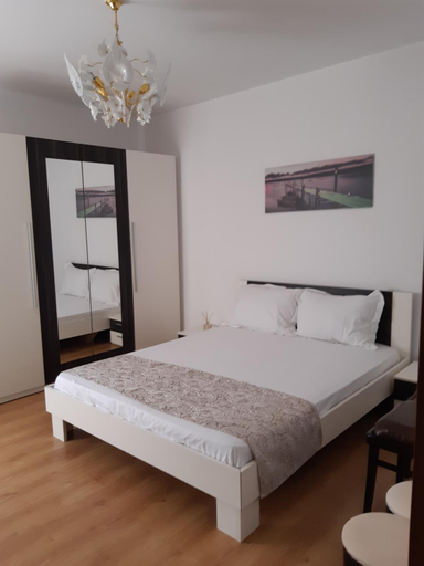 Others 5, Casa Silvia, Constanta