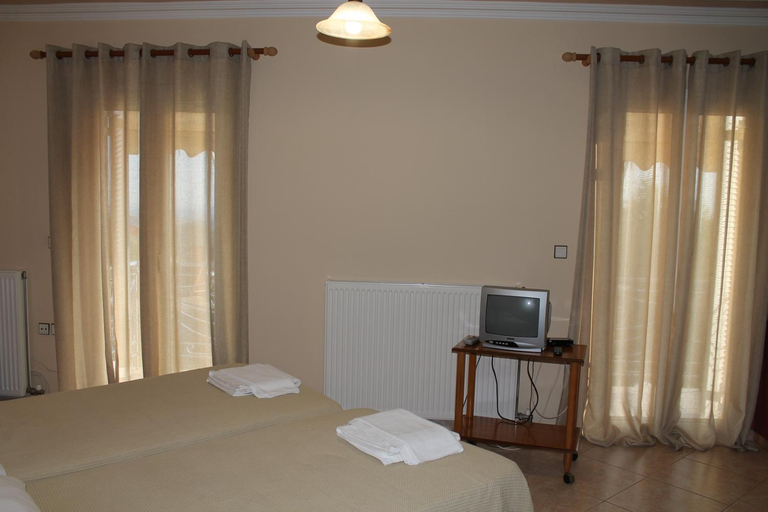 3, Victoria's Apartments, Ionian Islands