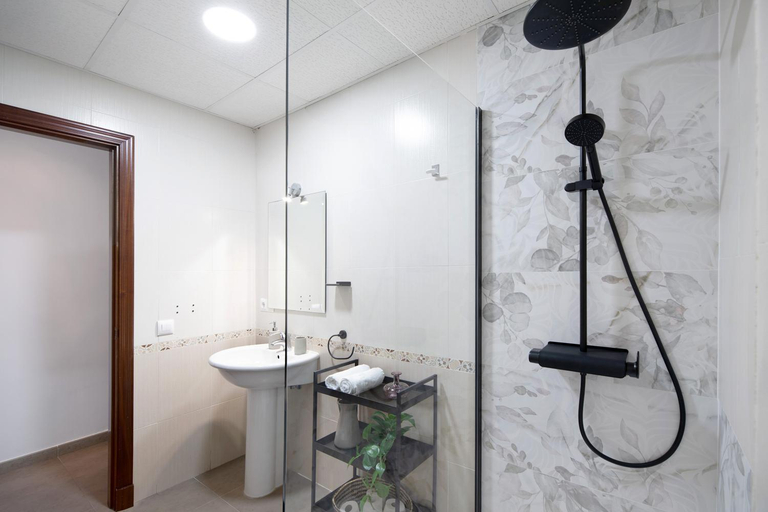 Bathroom 3, Piso arquillo del reloj, Cádiz