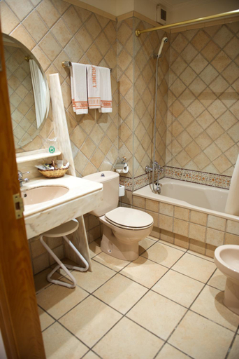 Bathroom 3, Hotel Rural Jaumet, Lleida