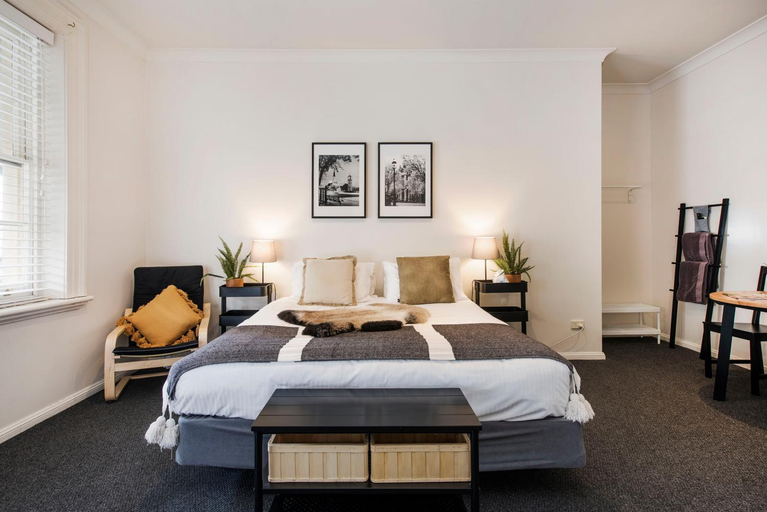 Others 4, The Woolpack Hotel, Mid-Western Regional - Pt A