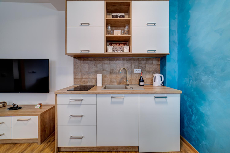 Others 2, MB LUX APARTMANI, Čajetina