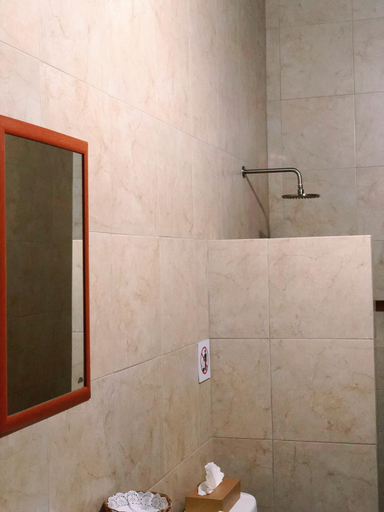 Bathroom 3, Hotel Real Colonial, Valladolid
