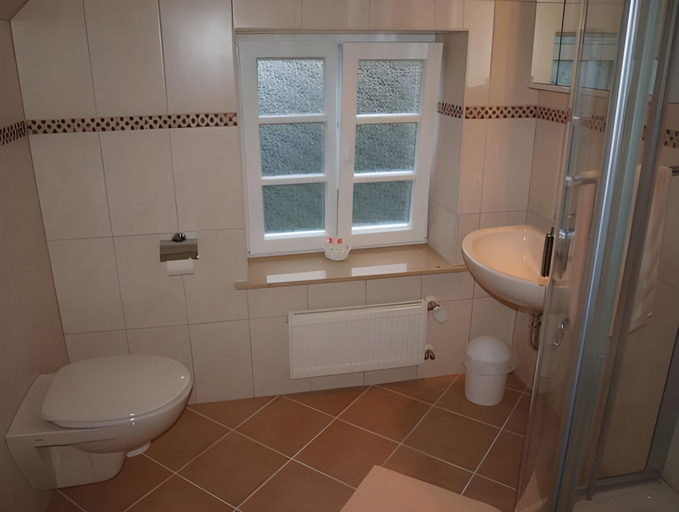 Bathroom 5, Hubertus Hof, Goslar