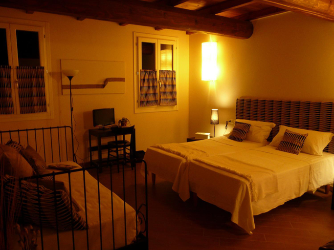 Others 5, Locanda Della Fiorina, Modena