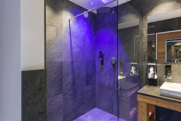 Bathroom 8