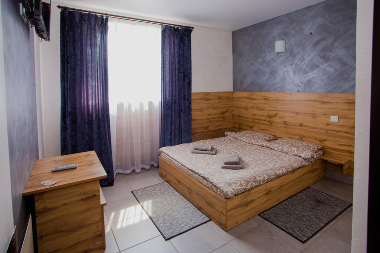 Others 5, OK Hotel, Rivnens'ka