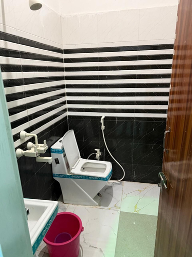 Bathroom, Hotel Sharda Palace, Mathura