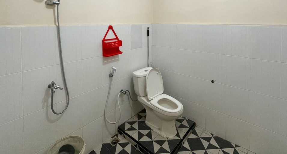 Bathroom 4