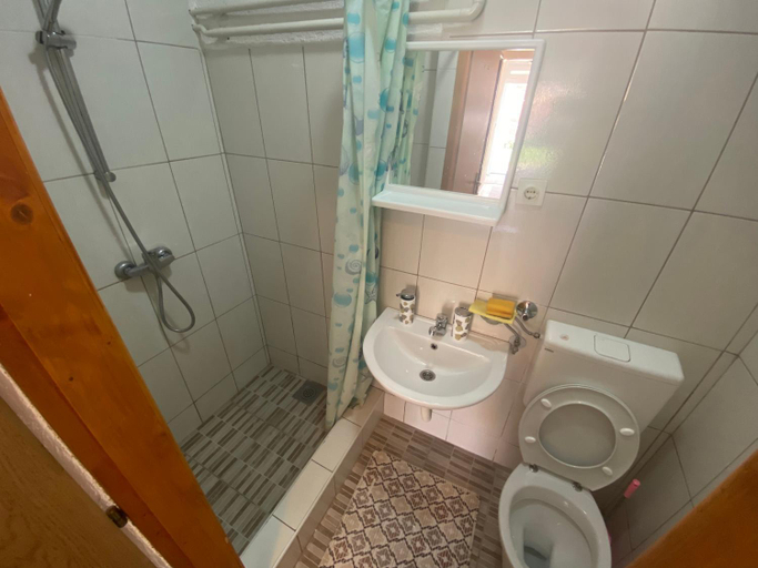 Bathroom 3, Lav Apartments, Una-Sana