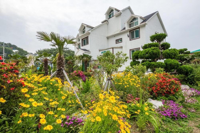 Others 5, Light Sky Pension, Geoje