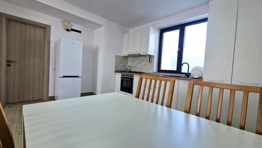 Others 4, X rent apartment, 1 Decembrie