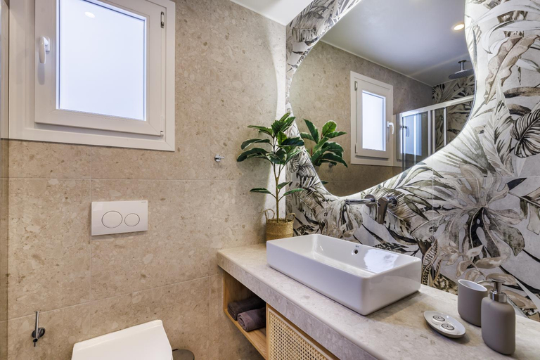 Bathroom 2, Potoki Apartments, Thessaly