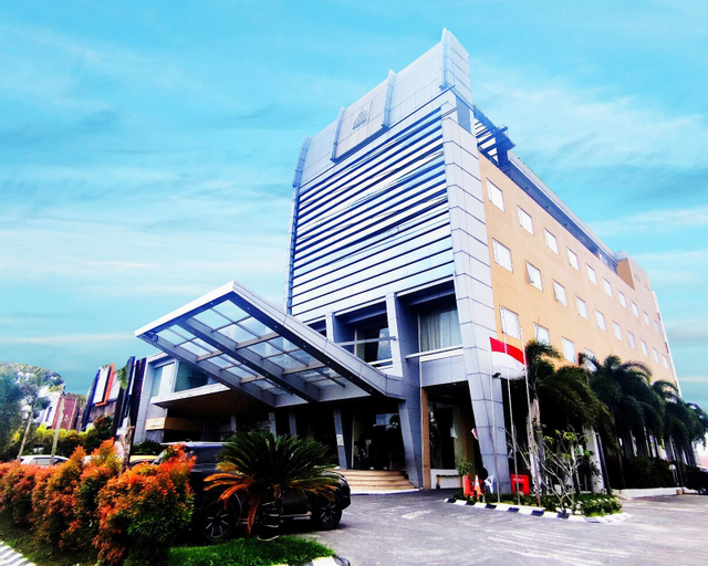 Exterior & Views 26