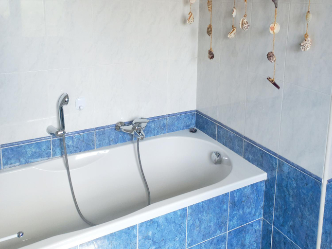 Bathroom 9