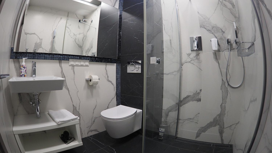 Bathroom 4, Hotel Sjesta, Nowa Sól