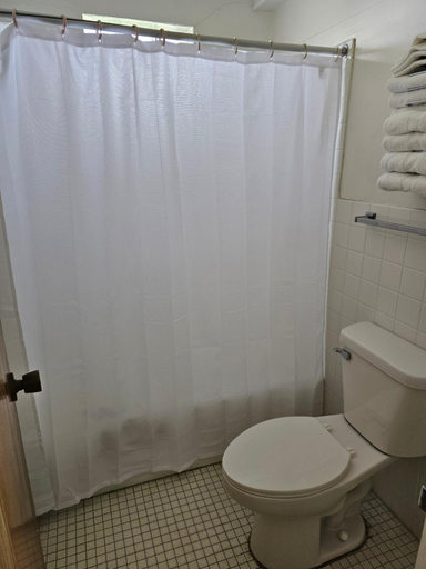 Bathroom 3, Hastings inn, Adams