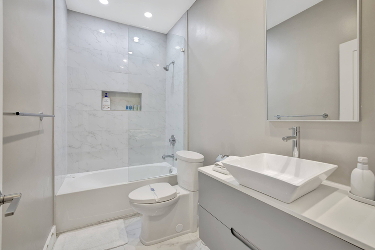 Bathroom, Sunshine House 3 BDR for 8!, Broward