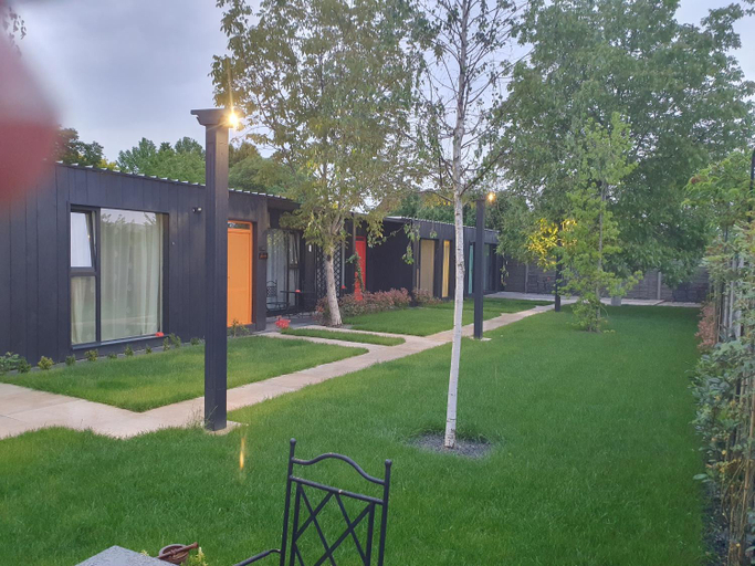 Others 5, Pensiune Arada, Arad