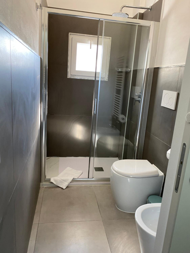 Bathroom 4