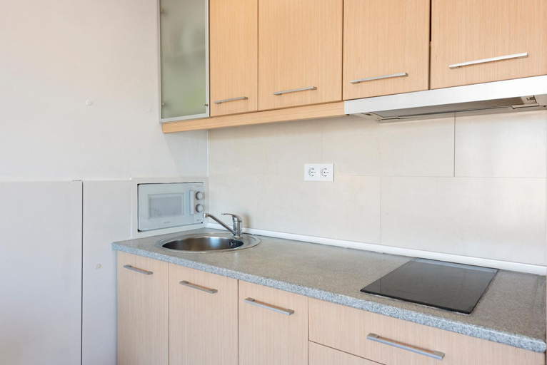 3, Beach & Fun: Cozy Studio, Tarragona