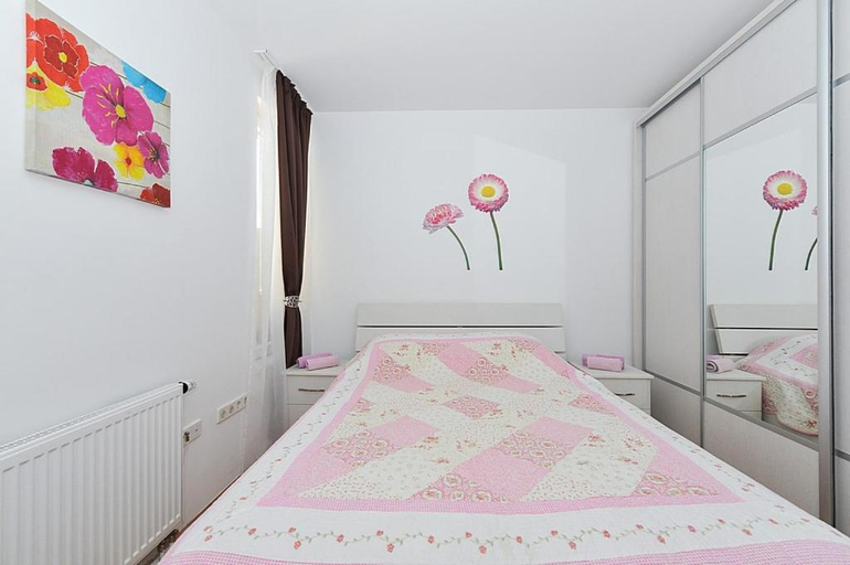 4, Ana, Zadar