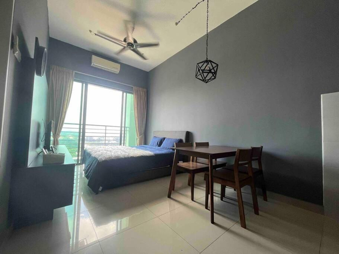 Others 5, Modern Soho in Dpulze , fit 4pax, Netflix provided, Sepang