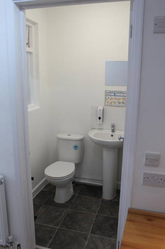 Bathroom 2, Bayside, Torbay