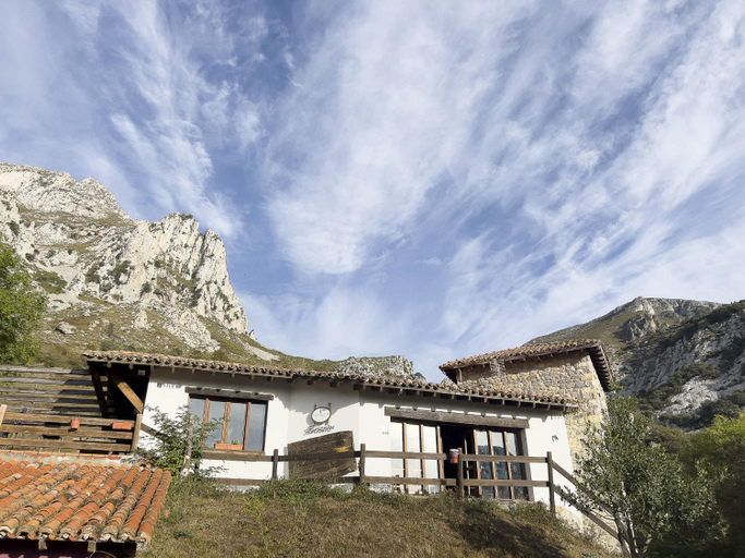Others 5, Albergue de Cabañes, Cantabria