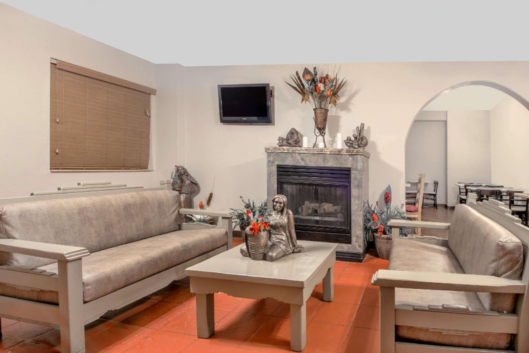 Public Area 2, Super 8 by Wyndham Taos, Taos