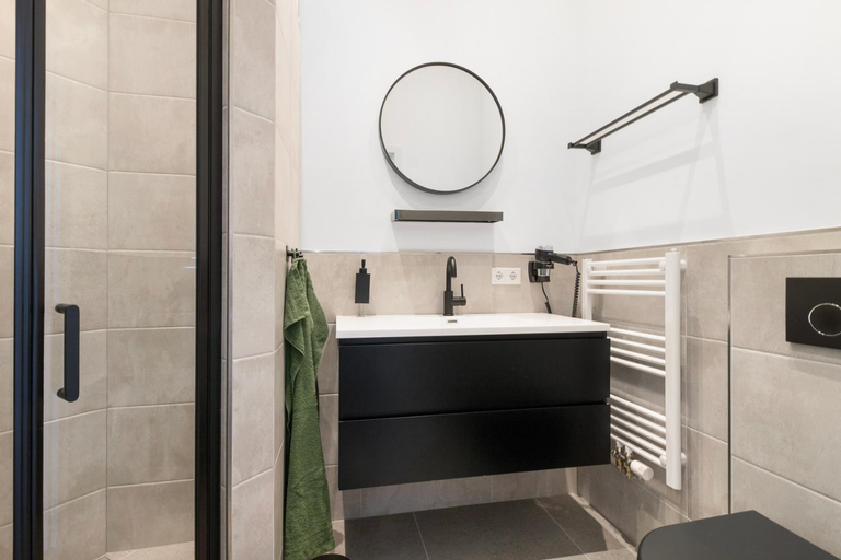 Bathroom 12